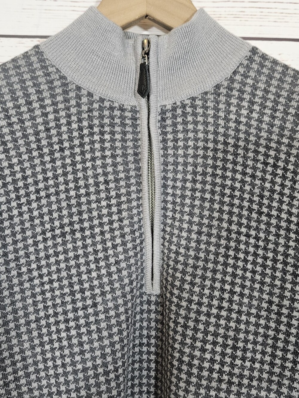Sunice | Windstopper Houndstooth Gray Wool 1/4 Zip Windbreaker Sweater - Picture 2 of 5